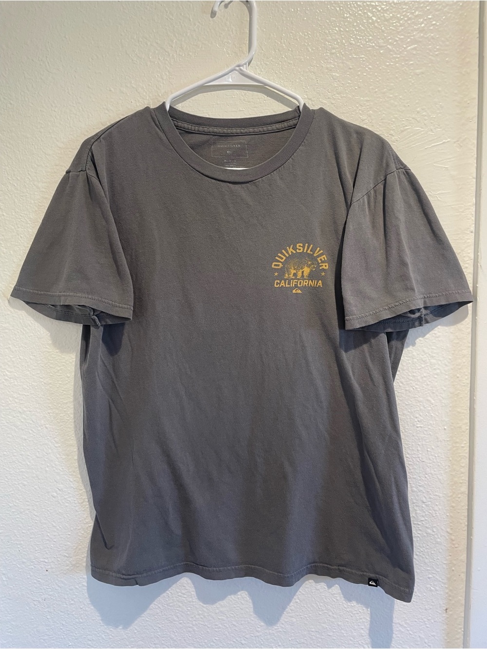 🏝️ Quiksilver California Surf Retro Tee • Mens M • MINT